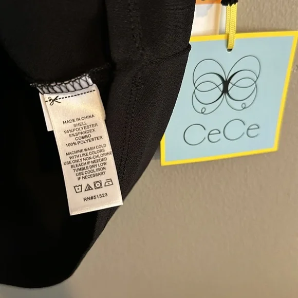 CeCe Women's Short Sleeve V-Neck Mixed Media Top - Picture 6 of 7